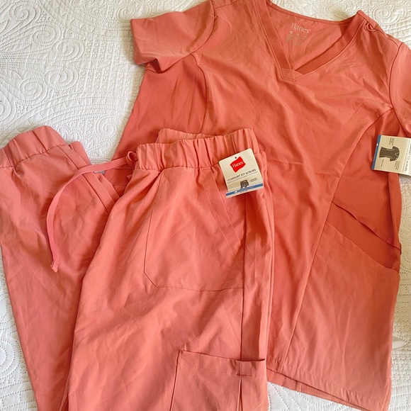 Hanes Rose Ranch Scrub Set - Picture 2 of 2